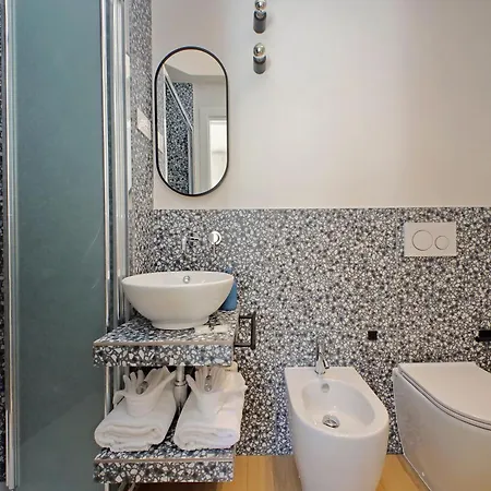 Apartment Ych-eleganza E Confort Vicino Metro Re Di Rome