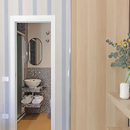 Ych-eleganza E Confort Vicino Metro Re Di Apartment